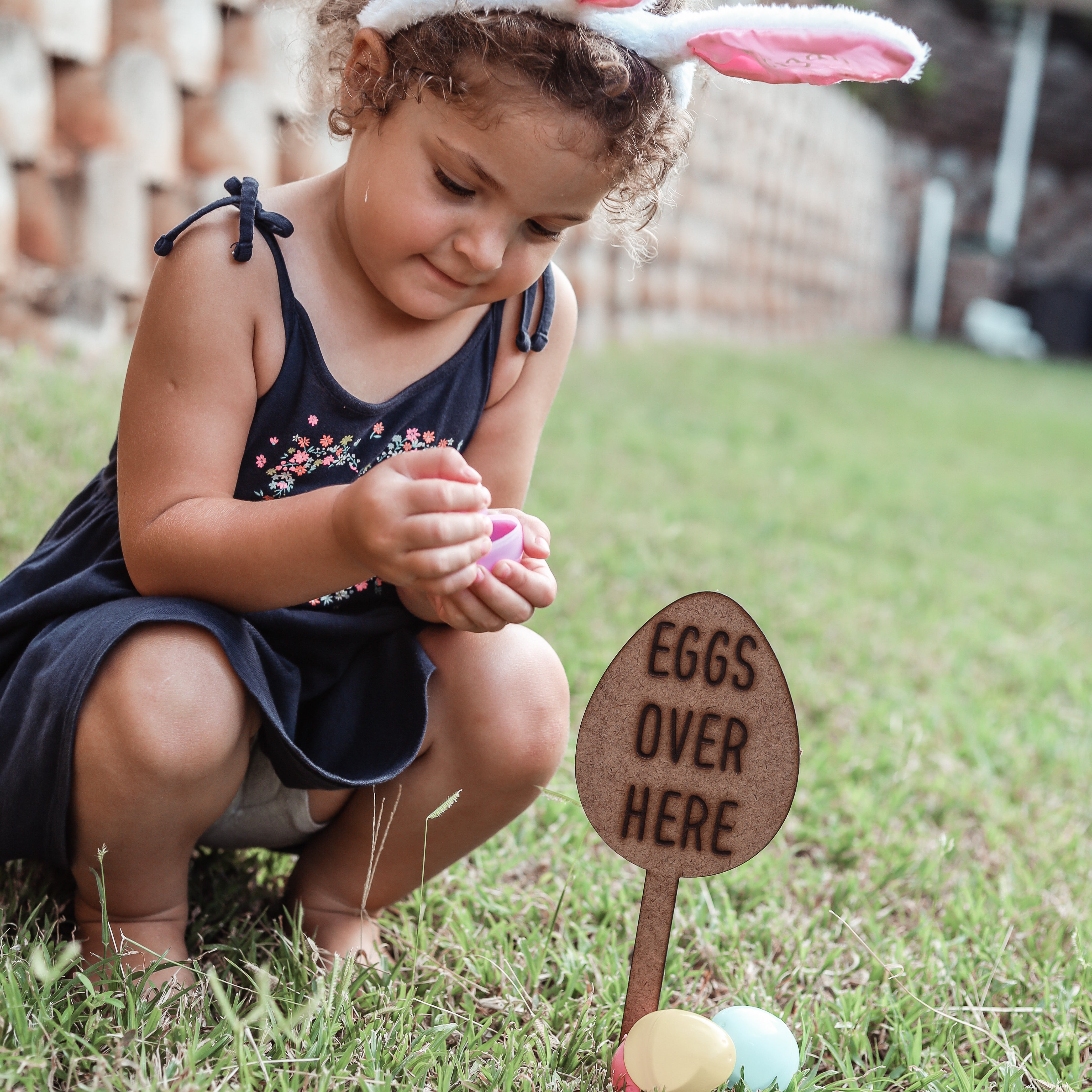 Eggs over here signage